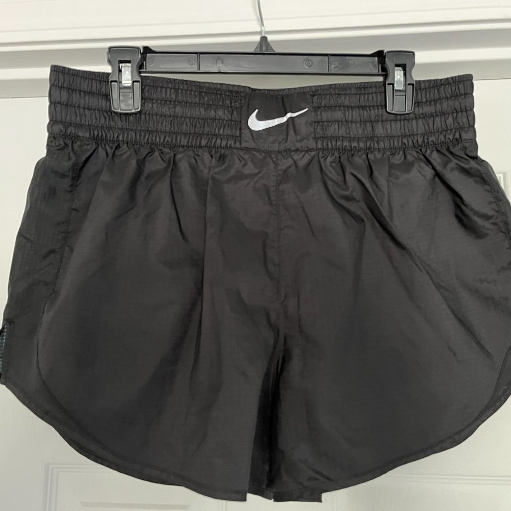 Nike Women’s Workout Boxing Running Shorts Size L
